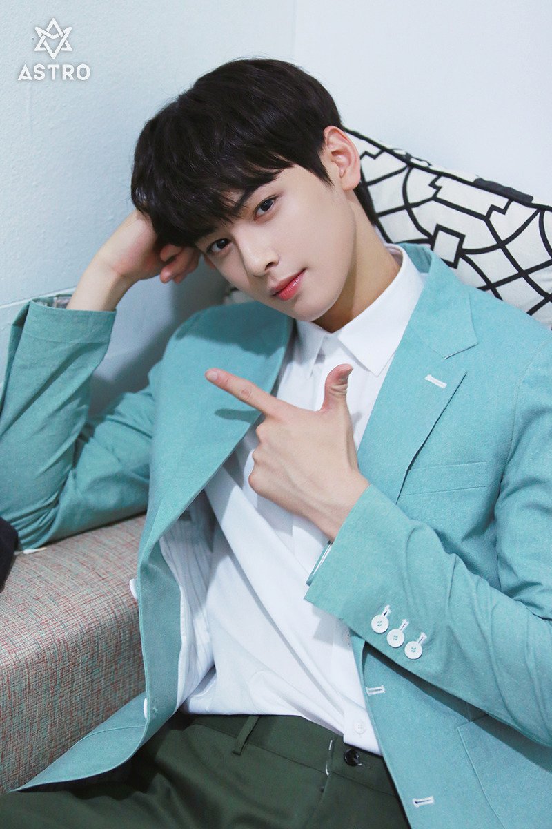 Koreaboo on Twitter: "Happy Birthday to ASTRO’s Cha Eunwoo!! ♥️🎊🎂 #