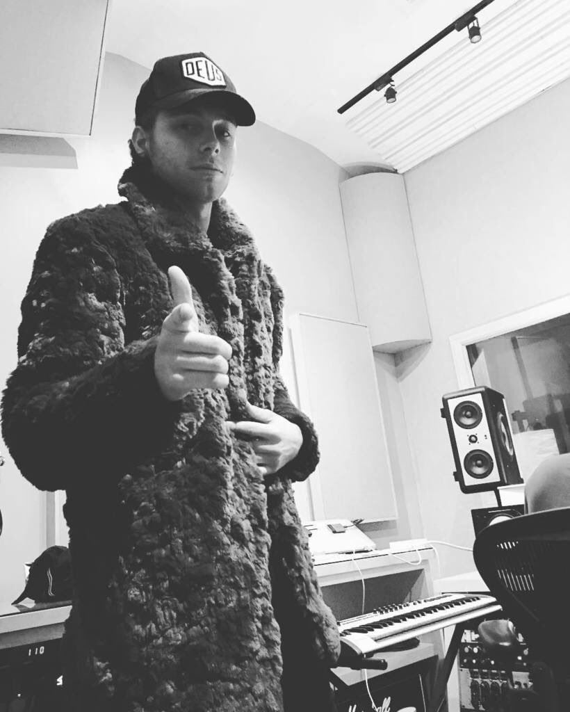 sxmesea's tweet image. Fashion king.