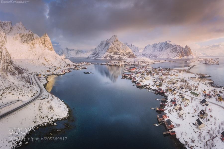 320dpi's tweet photo. The Nortern dream par Kordan https://t.co/D70n8mJRTj via #photo #landscape #amazing https://t.co/8lQZtDsfmi