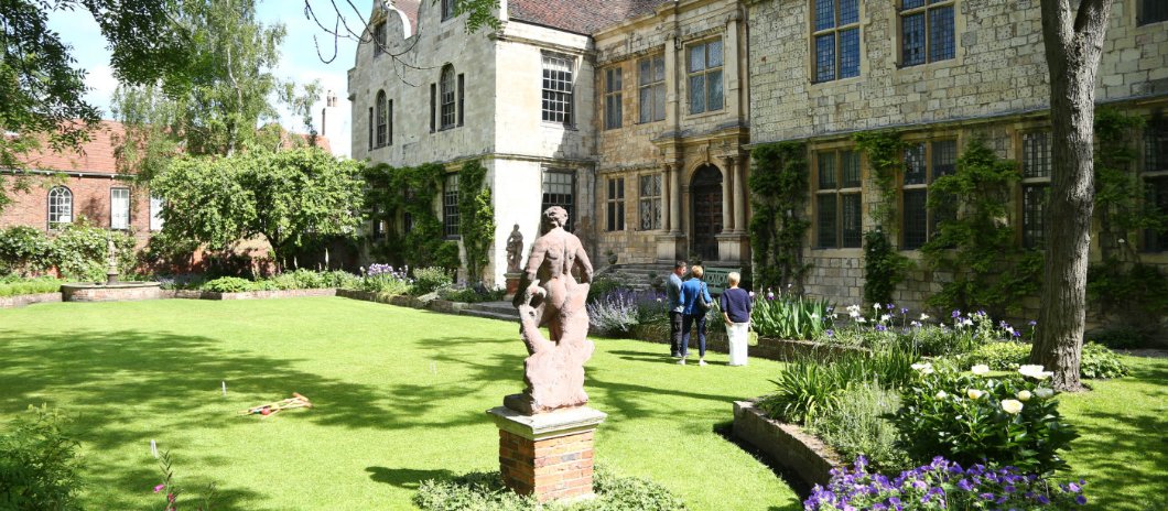 VisitYork's tweet photo. Tucked away down the cobbled streets &amp; snickleways of #York, these hidden gems are not to be missed! https://t.co/pgDptQ4Qzt #YorkAdventure https://t.co/wMQtEsPFej