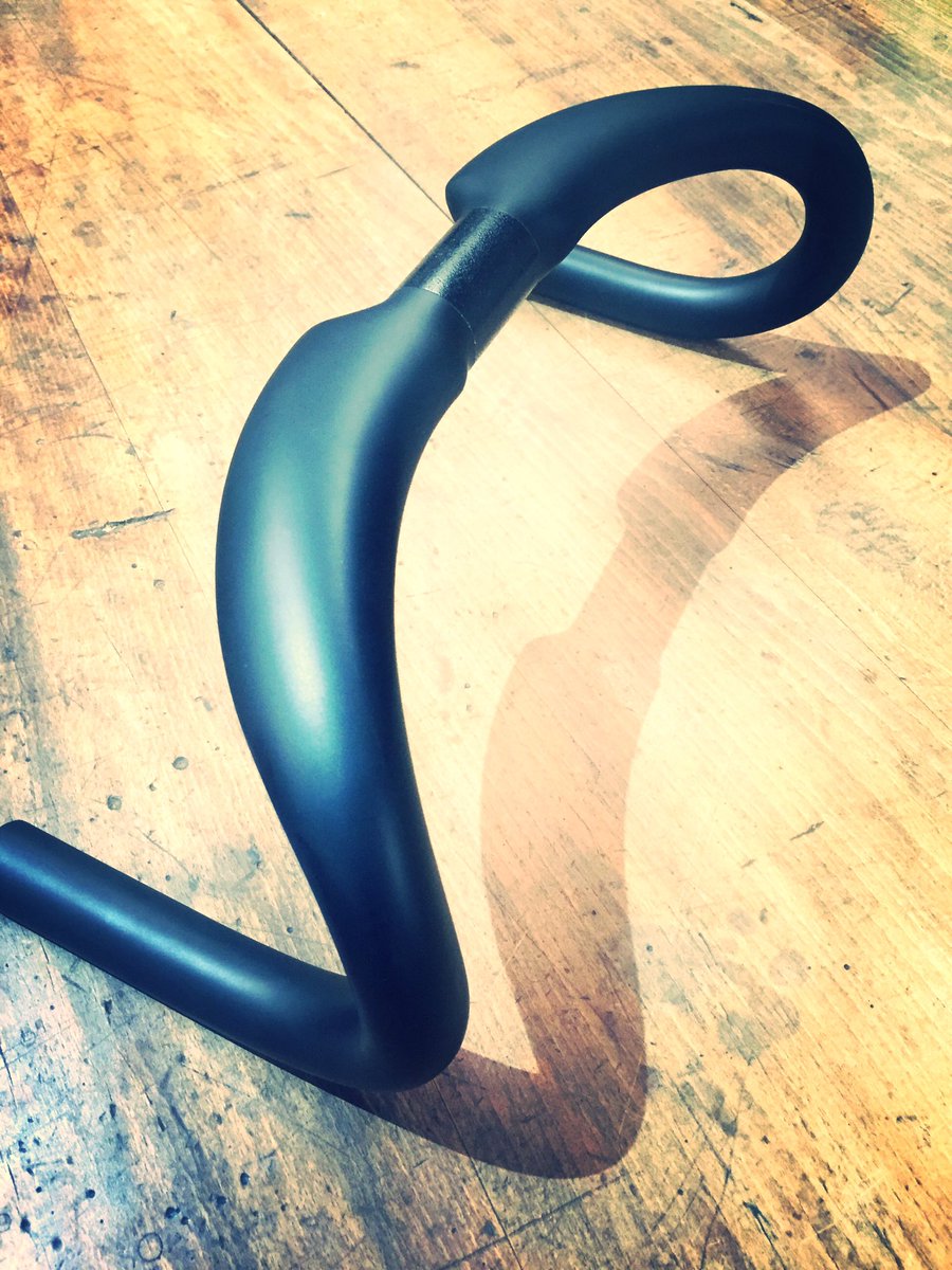 SelcofCC's tweet photo. New super stiff carbon track bar in development https://t.co/u0UwxR9CNF
