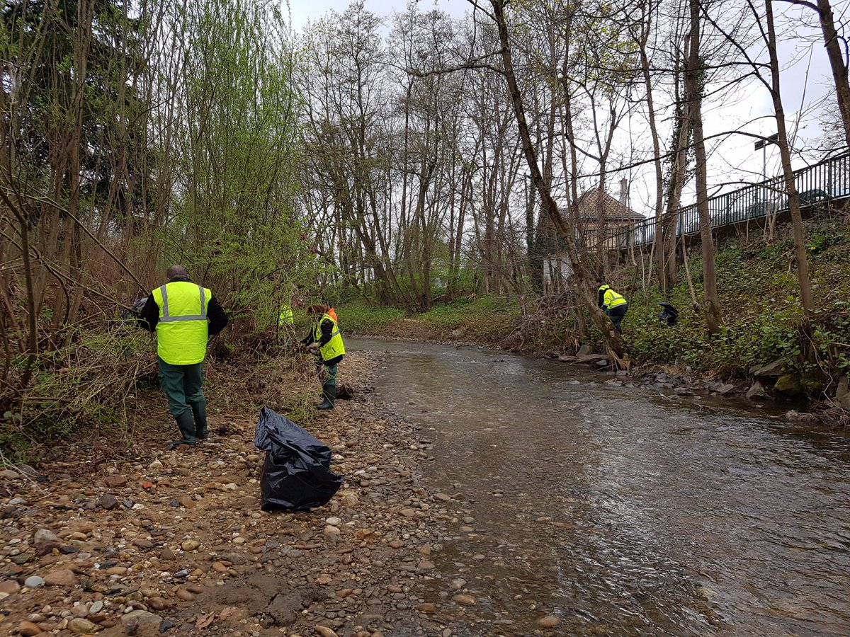 riviereyzeron's tweet photo. 10m3 de #déchets enlevés par la Brigade verte dans la #rivière #Yzeron sur 4,5 km entre le Pont d'#Oullins et le seuil de Taffignon #sagyrc https://t.co/1UJGLcqskj