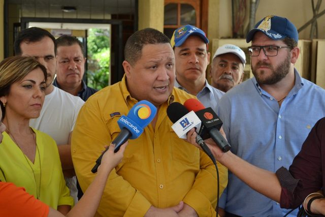 Jose Brito: Maduro de tarima en tarima y el pueblo de abismo en abismo goo.gl/fWu7y7