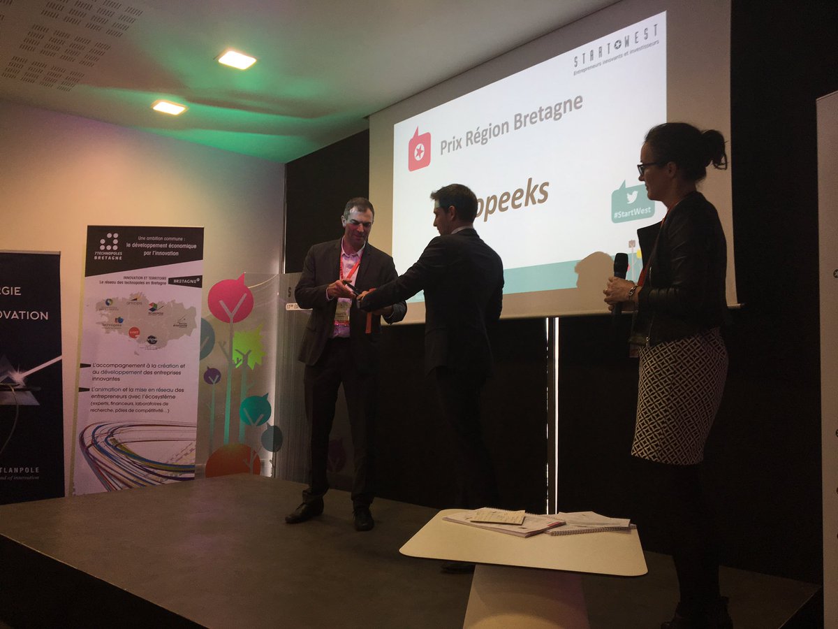 START_WEST's tweet photo. Enfin, la @regionbretagne offre son prix à l'entreprise @COPEEKS_SAS pour sa solution d'agriculture de précision. #StartWest https://t.co/mLnPIHMoUw