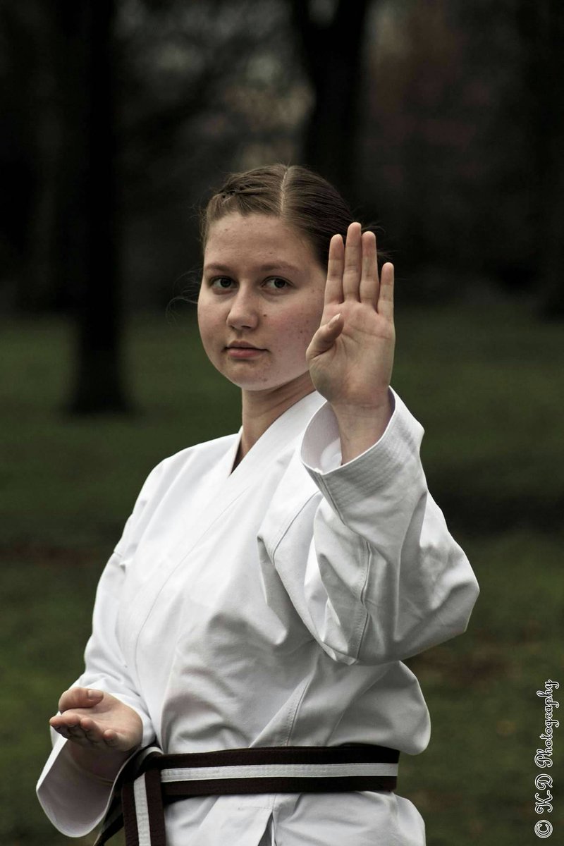 _KDPhotography's tweet photo. We've been out taking some images of Heather, whilst she was practicing her Karate. If you'd like to shoot with us,  get in touch!  #photos https://t.co/EzLoHt07gs