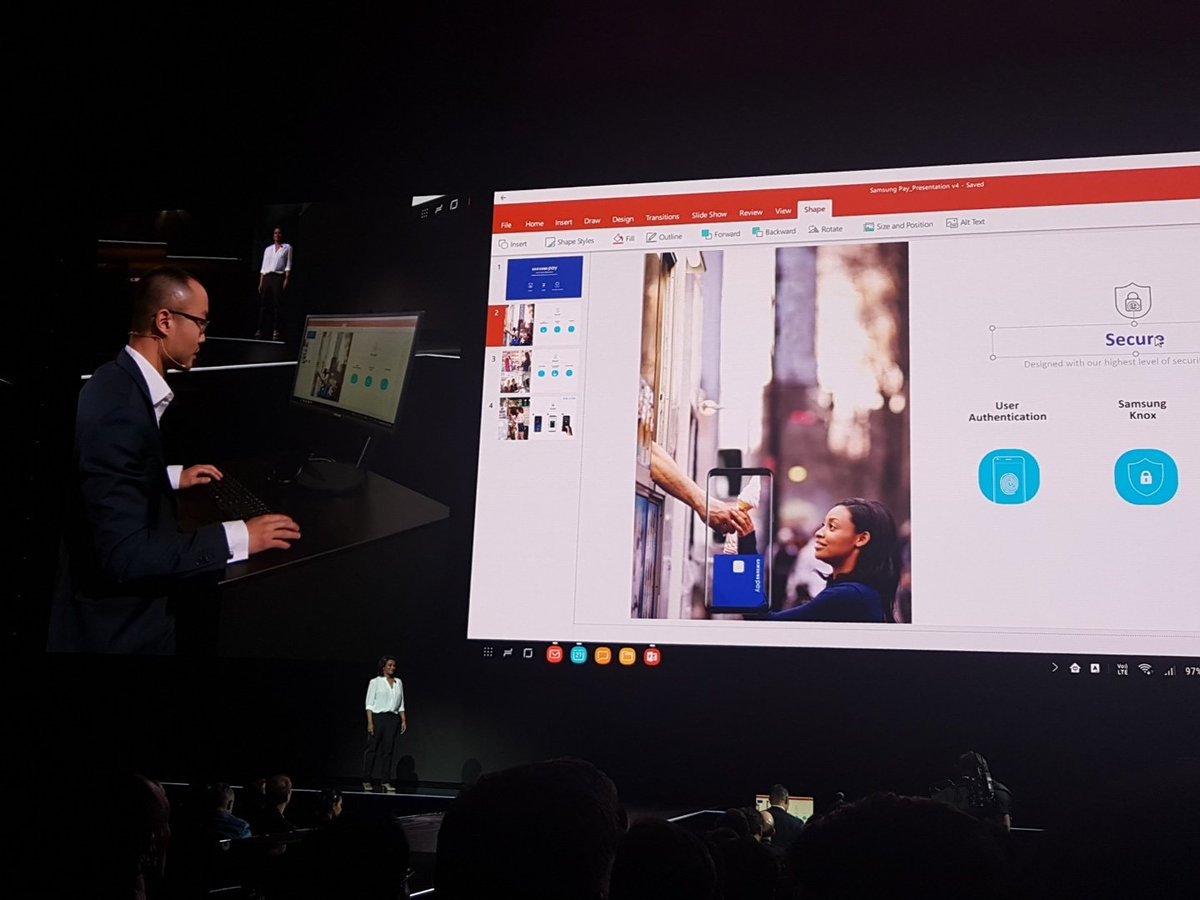 Use your phone as a desktop PC. There's even drag and drop #Dex #Unpacked2017 #OrJustUseYourPC