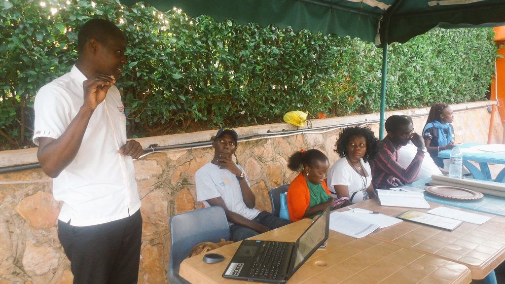 dnsalma's tweet photo. Having a Facebook page and Twitter account as a club is totally free and can help with communication Cc @Younisebz @Rctbright @kanosug https://t.co/QvXIiqNZML