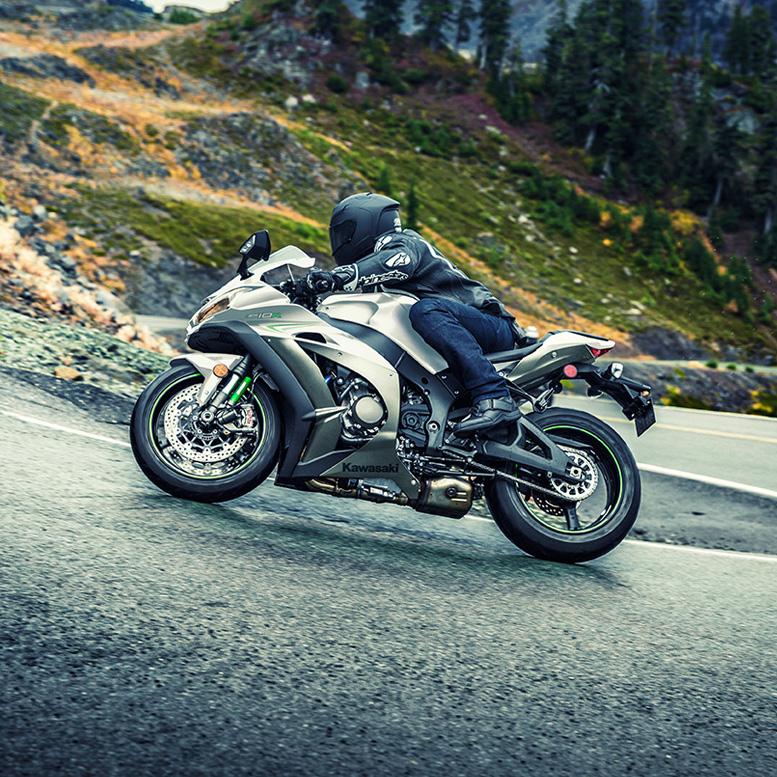 KawasakiUSA's tweet photo. Low -> Middle -> Full. Set your own power delivery on the 2017 Ninja ZX-10R. https://t.co/hJrtubEuDl