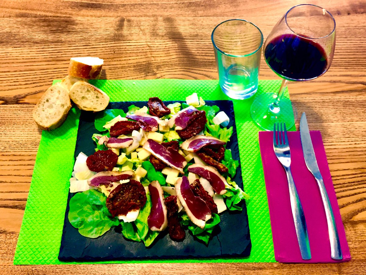 GreenboxValence's tweet photo. La Salade Green'Box au magret de canard pour cette semaine. 🥗🍴Sur place ou à emporter
#barasalade #healthyfood #valence #salade #soleil https://t.co/vKMzm7QBcf