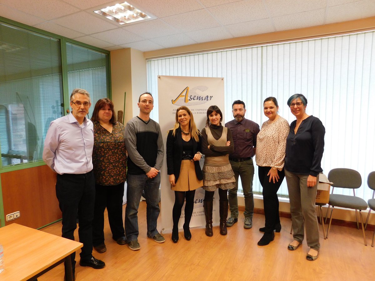 Lanzaranda2016's tweet photo. Hoy el equipo de @Lanzaranda2016 se ha acercado a la sede de #Asemar #Aranda  

Blog 🔽
https://t.co/hYZFvnJlZp

@Lanzaderas_EES @FAEBurgos https://t.co/GkW4UidWa8