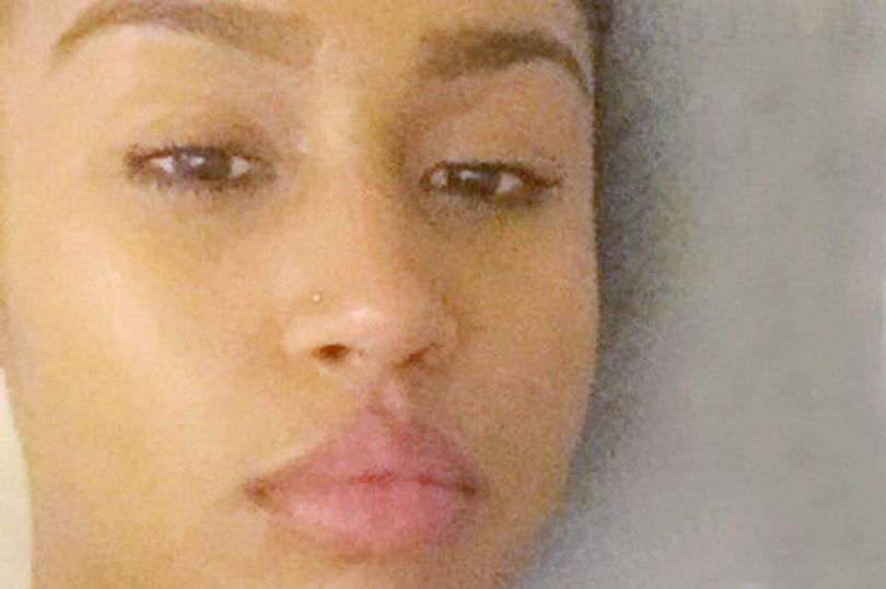 Girls Shadow Looks Exactly Like Rihanna And People Are Excited Https T Girls Shadow Looks Exactly Like Rihanna And People Are Excited Https T