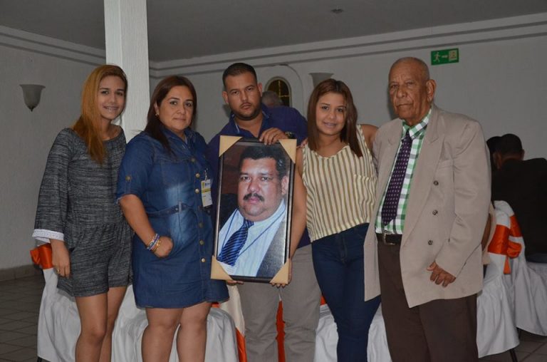 Canadefu's tweet photo. HOMENAJE A RUBEN APONTE EN ASAMBLEA DE CANADEFU
Ver Nota https://t.co/OVrudNXg4f https://t.co/B2ID4aPzP6