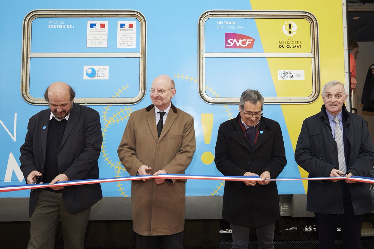 MessagersClimat's tweet photo. #TrainduClimat : retour en images sur 3 jours de rencontres et d'échanges. A poursuivre bientôt ds les territoires! https://t.co/EhRud2XgWe https://t.co/mB0o9LPFe8