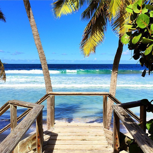 It's time to book your island vacation in paradise! 🏝 goo.gl/RKjJf1 #YourAuthenticCaribbean #BVI

 📷: lucaslocations