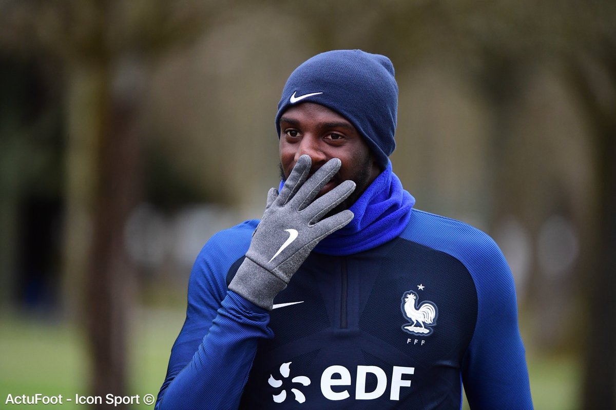 ActuFoot_'s tweet photo. D'après The Mirror, Manchester United s'intéresse à Tiémoué Bakayoko en vue du mercato estival. https://t.co/0FDQOXbPAB