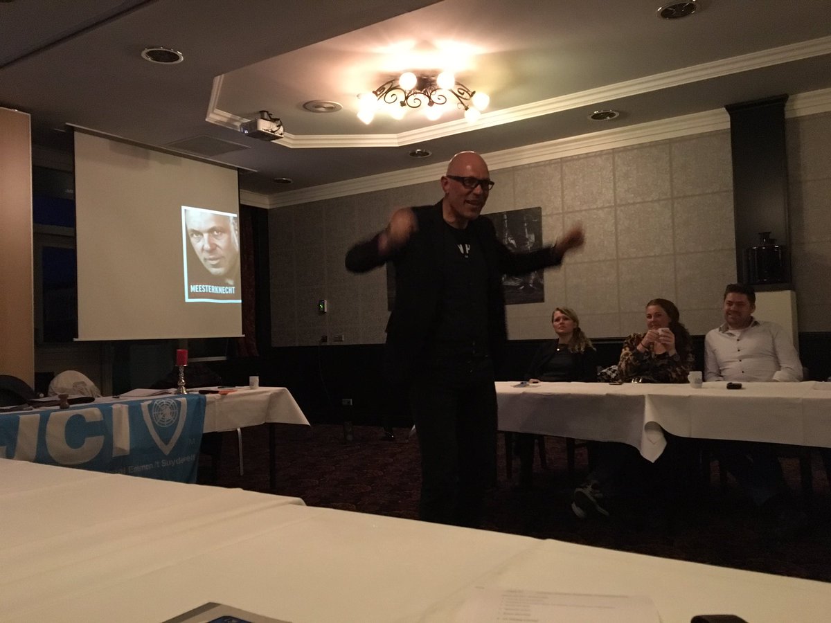 Interessante lezing van @gertjakobs64 over topsport en wielrennen. <a href="/JCIEmmen/">JCI Emmen</a>