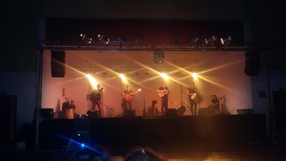 FedraCastagno's tweet photo. Ojalá!!!! @Canto4Oficial @FacuRufino @c4_ivan @c4gringuex Esto fue... #Poncho en #Córdoba #RioIV #MerloSL #Cosquin https://t.co/CUtQt1ISlw