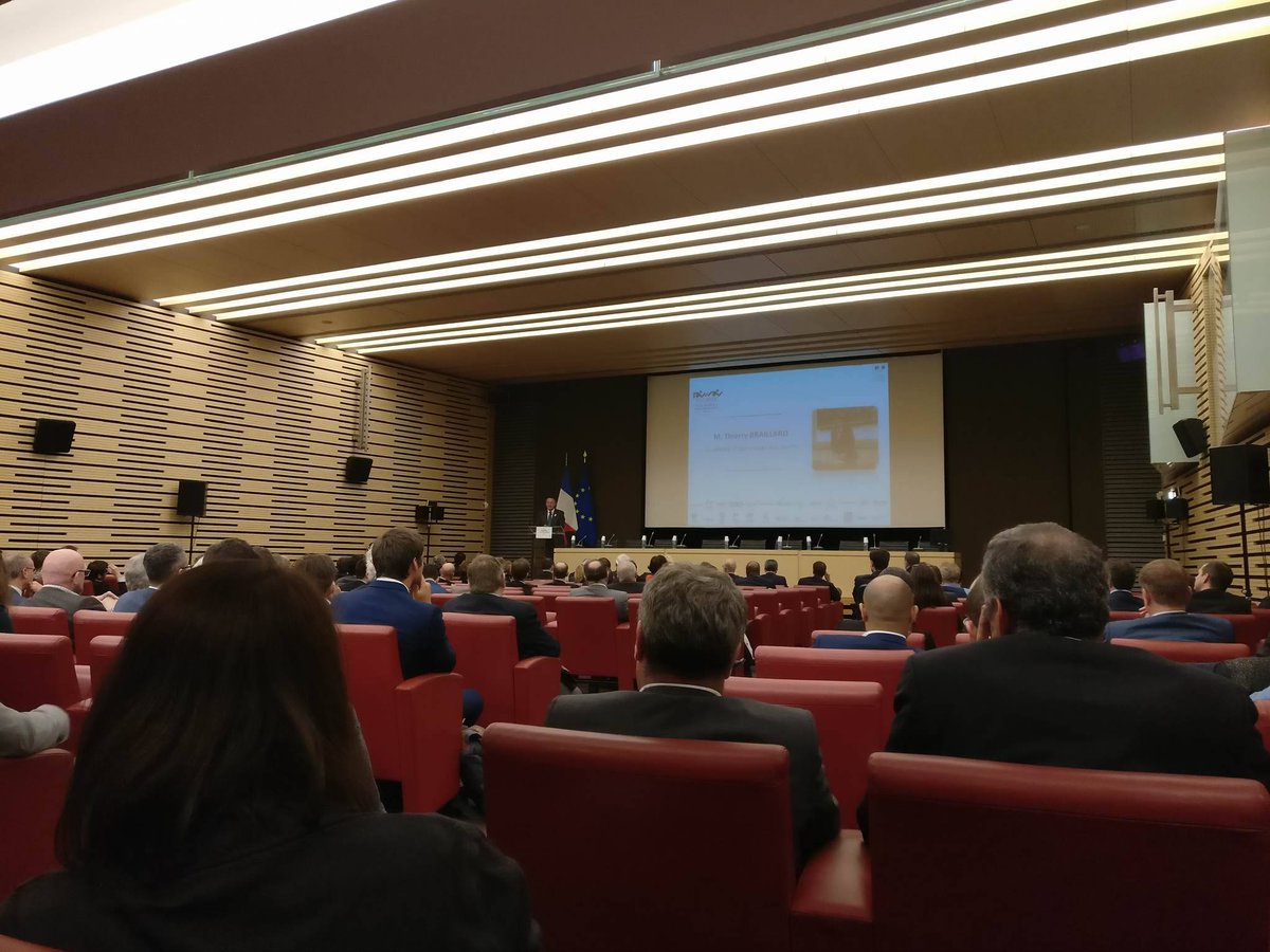 gsportsjobs_FR's tweet photo. Nous sommes présents aux #Trophées #Sport et #Management de @TpsConseil, avec notre secrétaire d'État chargé des Sports @Th_Braillard https://t.co/0xxNZjjMbO