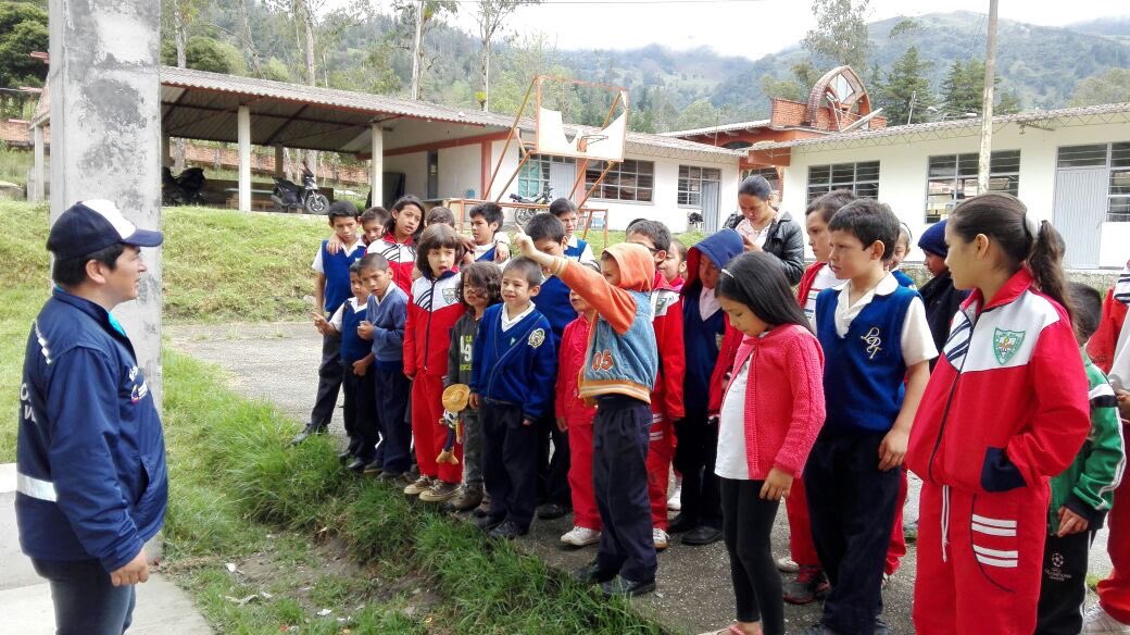 ItboyBoyaca's tweet photo. 130 alumnos de I.E. Juan de Jesús Acevedo de Chinavita participan de las estrategias lúdicas que ITBOY aplica en socialización temática vial https://t.co/z2Fd0jz2Hf