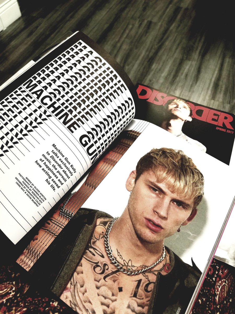 laken19xx's tweet image. This came in the mail today!! @DisorderMag @machinegunkelly