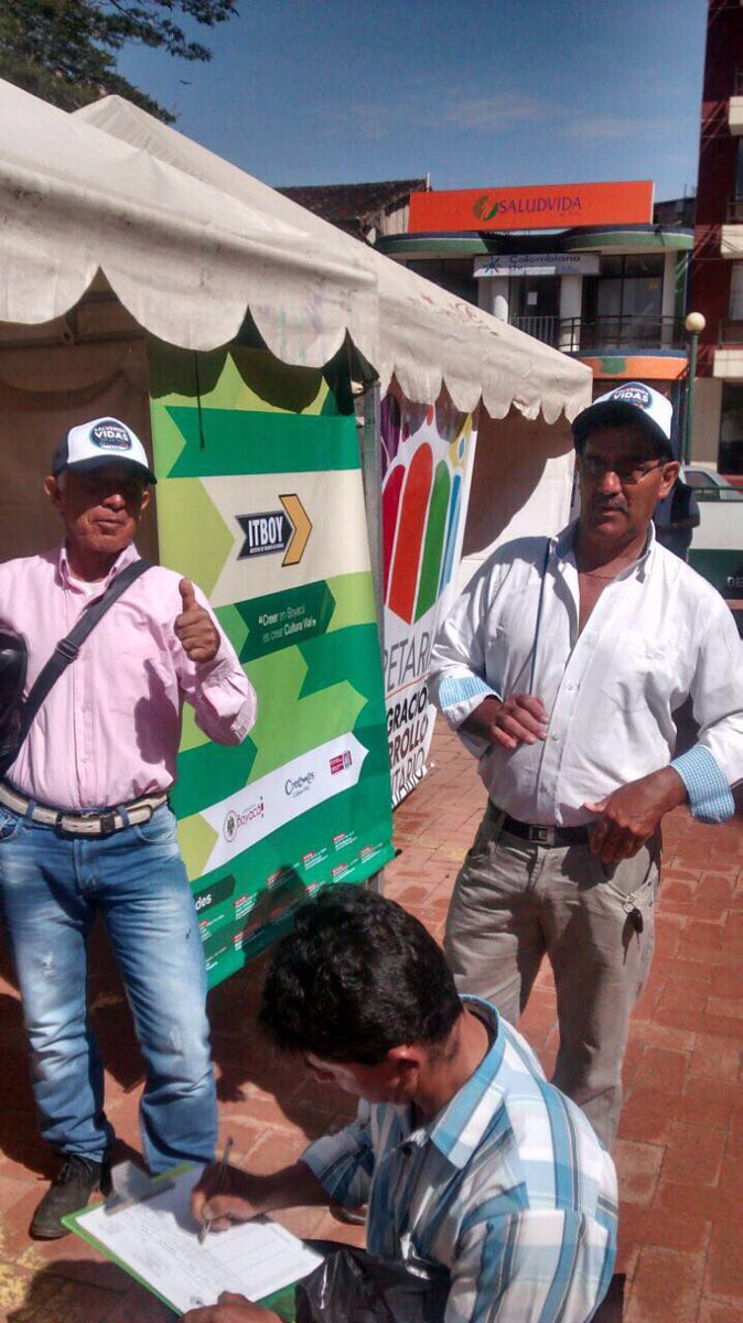 Boyaca95_6FM's tweet photo. .@NuestroITBOY hace presencia en 1ª Feria Institucional de Servicios de @sepadeboy que se realiza en parque principal de @moniquiraboyac1. https://t.co/BiVeYAee1a