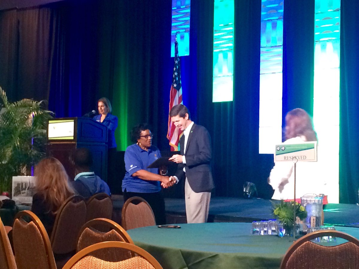 statecommission's tweet photo. Congratulations to @VolunteerFla #LeaderCorps @AmeriCorps graduates! #SouthernService https://t.co/dezMcQtvZp