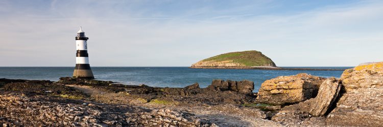 GroupsWelcome's tweet photo. visitwales: RT VisitBritain: A3: It doesn't get more romantic or beautiful than Anglesey! #FindYourEpic #TWDWales https://t.co/H6YacVBcOs