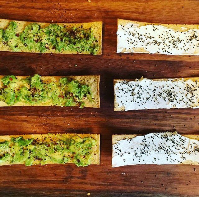 ThePatternClub's tweet image. Cheeky snack yesterday #avocados #chilliflakes #creamcheese and #seeds. Yummy food for hungry tums
