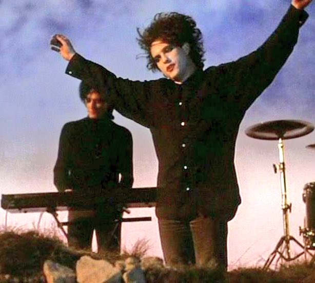 JakeRudh's tweet photo. The Cure's "Just Like Heaven" ... as close to perfect as a 3 1/2 minute pop song gets. https://t.co/7mkyJAL7O1