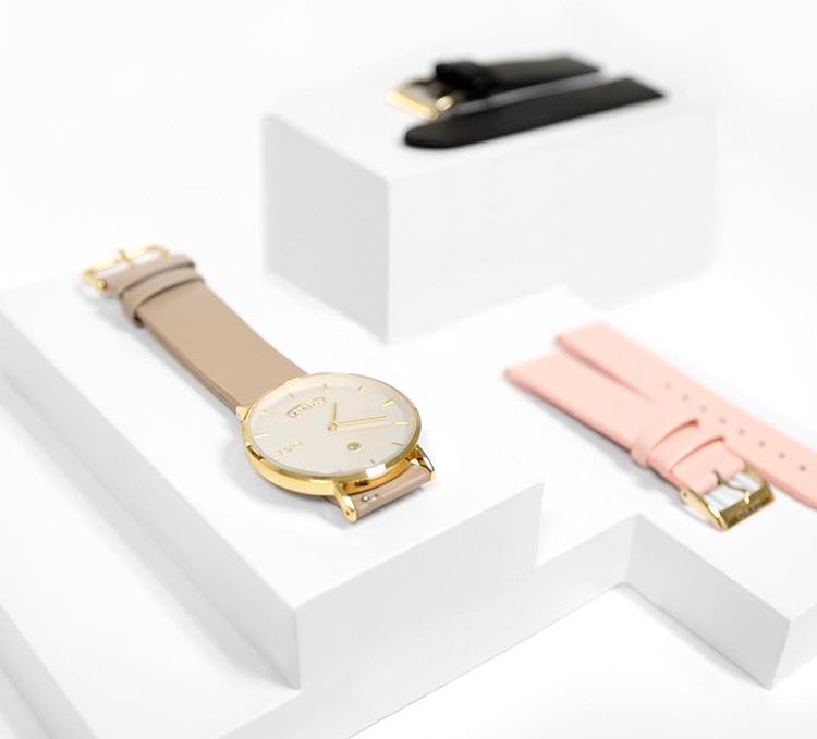 arvowear's tweet photo. FLASH GIVEAWAY! 🙌🏻
Enter to win a watch of your choice:
1️⃣Retweet 
2️⃣Follow @arvowear
#arvowatchwednesday https://t.co/ojzATspwSG