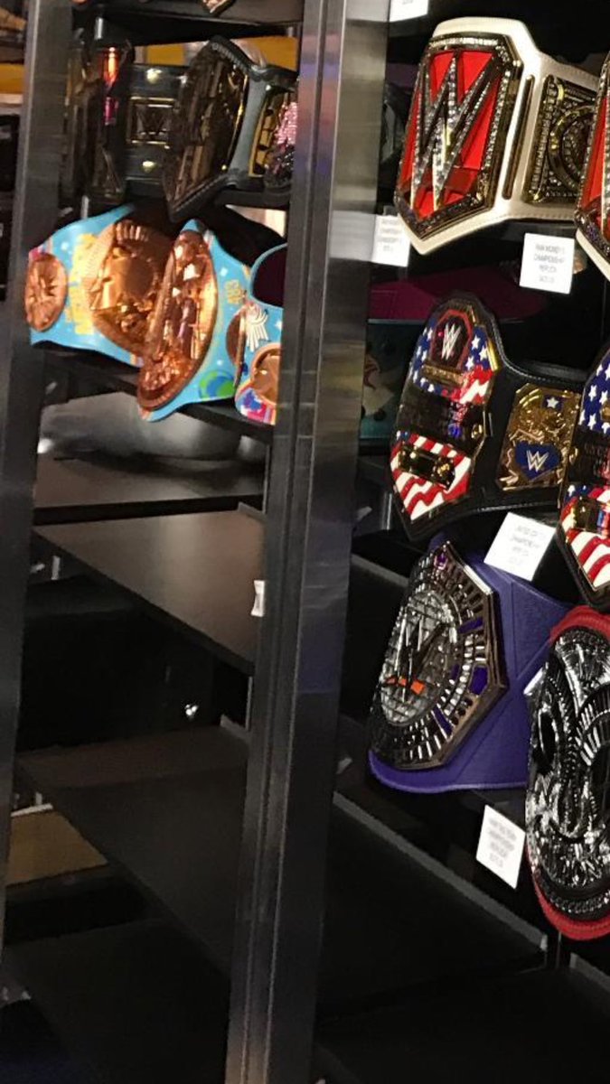 WWEBigE's tweet photo. OH MY... https://t.co/ZnW3aI0iNy