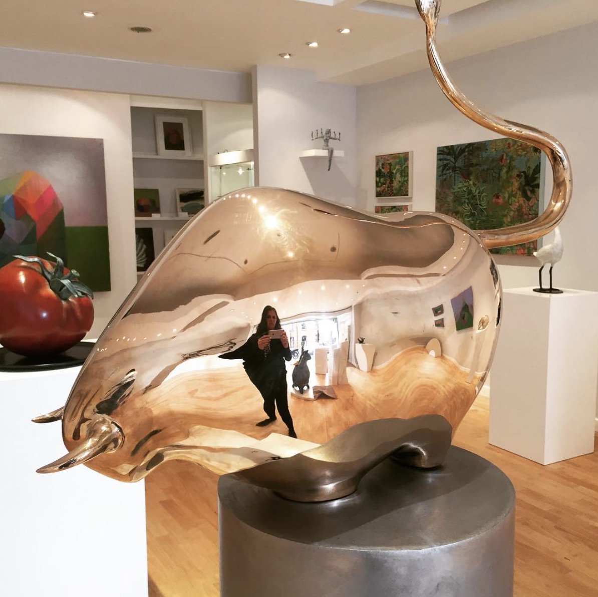 SolomonFineArt's tweet photo. gallery #selfie during our Easter Group Show installation #patrickoreilly #bronze https://t.co/BqkvZEdo6J