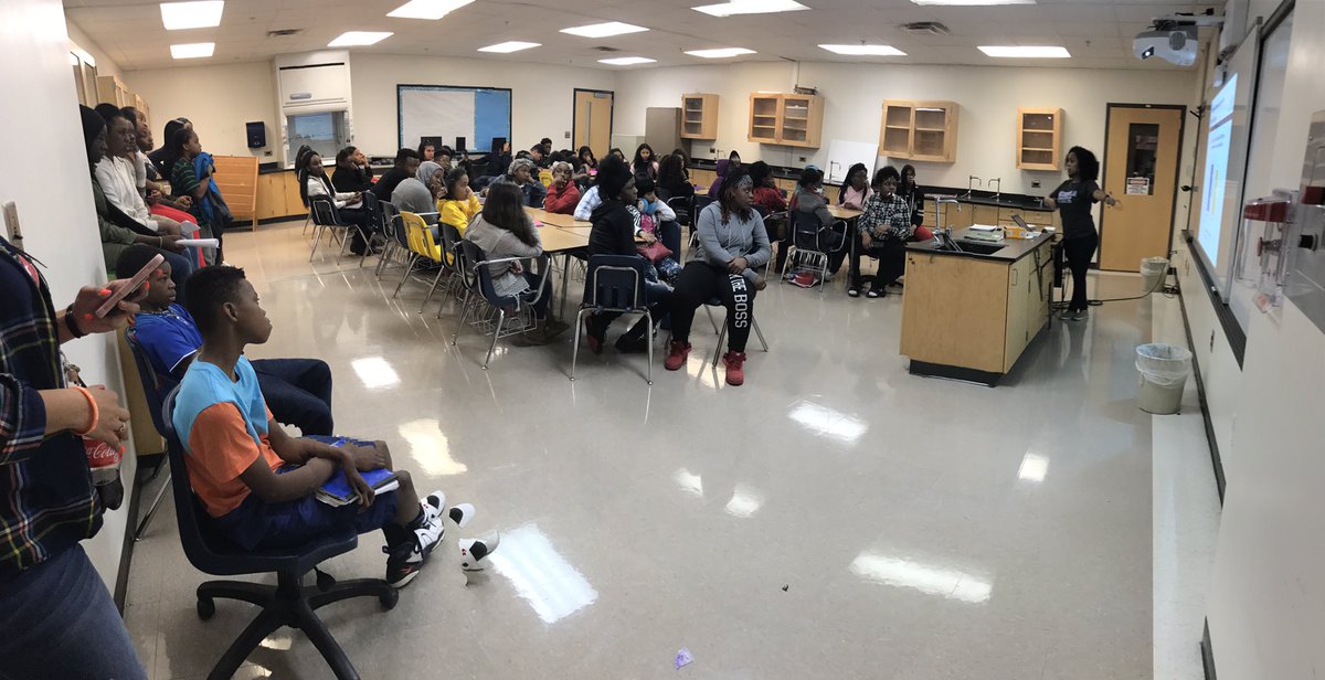 Packed room for the <a href="/AVID4College/">AVID</a> 7th Grade Interest Meeting! #CollegeBound #BuildingACulture <a href="/WoodlandVoice/">Woodland Middle</a> <a href="/jasonjstamper/">Jason Stamper, EdD</a>