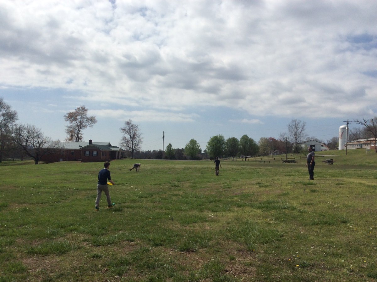 bachman_academy's tweet image. After lunch, students were able to enjoy some time outside in the wonderful weather!