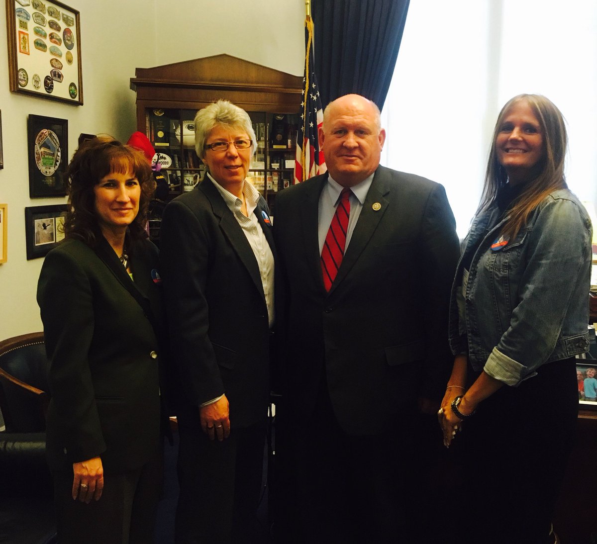 peg_foster's tweet photo. @CongressmanGT is a great supporter of principals Ann public schools #principalsadvocate https://t.co/elfT2z8a2V