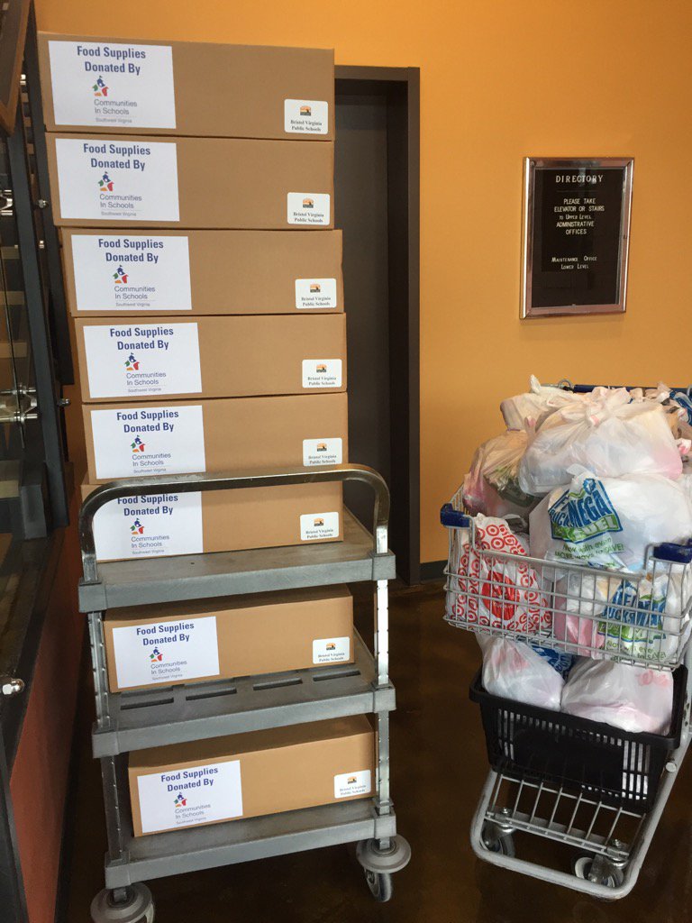 DeborahSWagner1's tweet photo. Food Boxes ready to distribute to our families for Spring Break! #CISSWVA #BVPS # SpringBreak #GotToEat #StopHunger https://t.co/KlIUqS2TOR