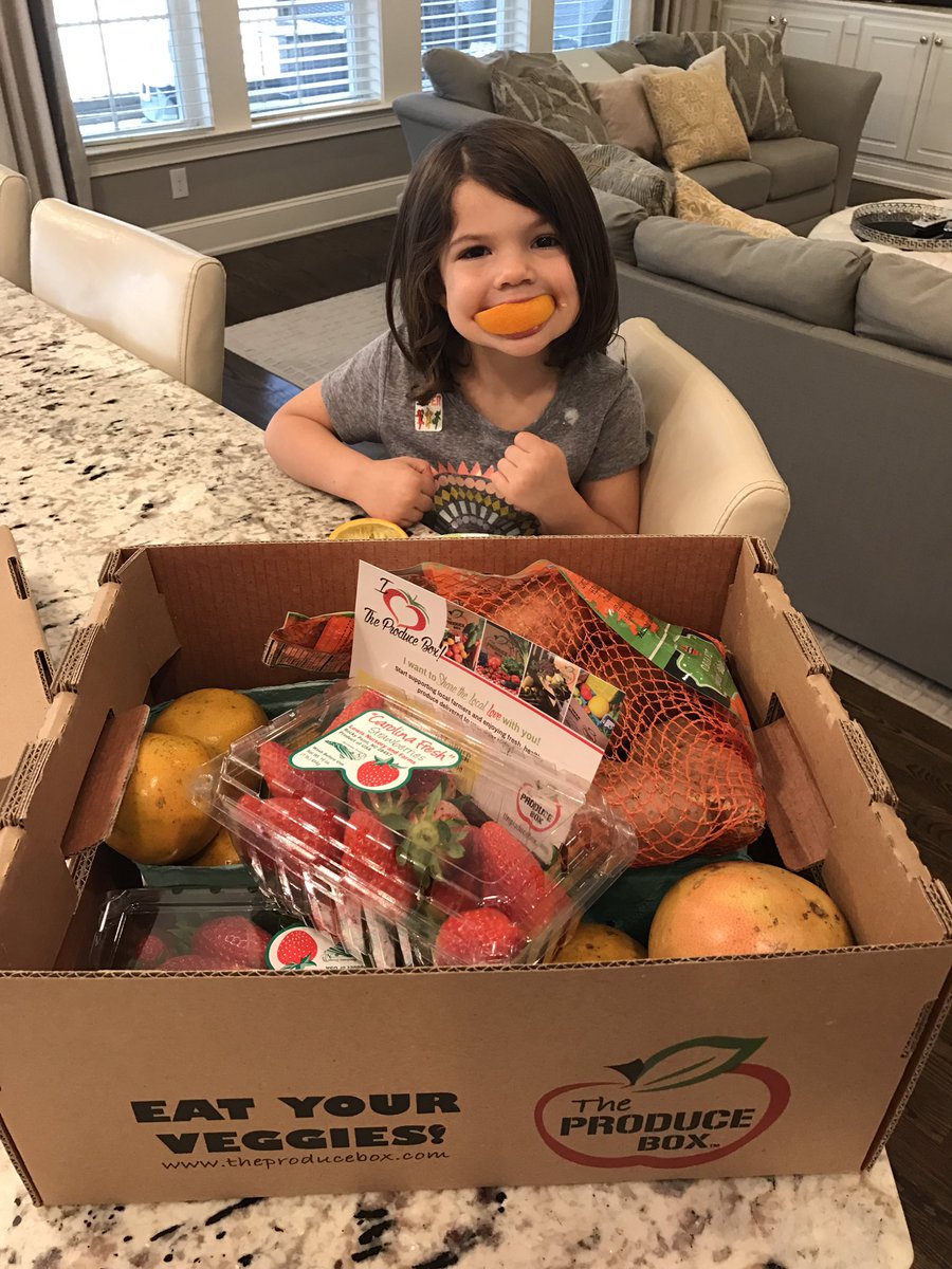 ThePerryGroupNC's tweet photo. Enjoying our first #producebox πππ₯π¨π»βπΎ#ncfarmers #buylocal #theperrygroupnc #tpgnc @theproducebox #eatyourveggies https://t.co/QryXbAnVLQ