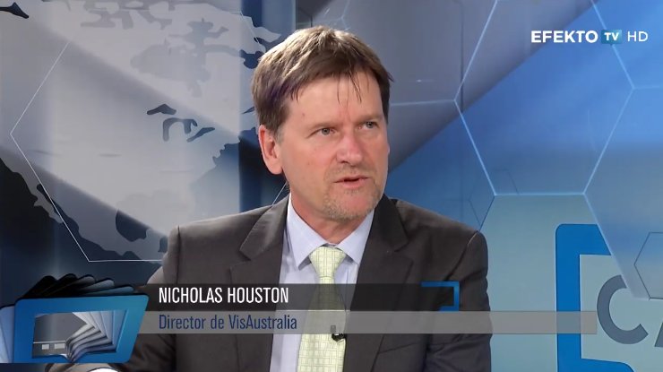 EfektoTv's tweet photo. #CapitalADebate "@VisAustraliaMx se especializa ayudando a personas calificadas a migrar a Australia", Nicholas Houston con @AbrilOsortiz https://t.co/CuvblzN6As