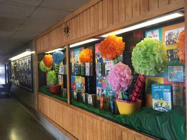 <a href="/Dalkeith_EMSB/">Dalkeith Elementary</a> celebrates #DrSeuss during our #Ilovetoreadweek
