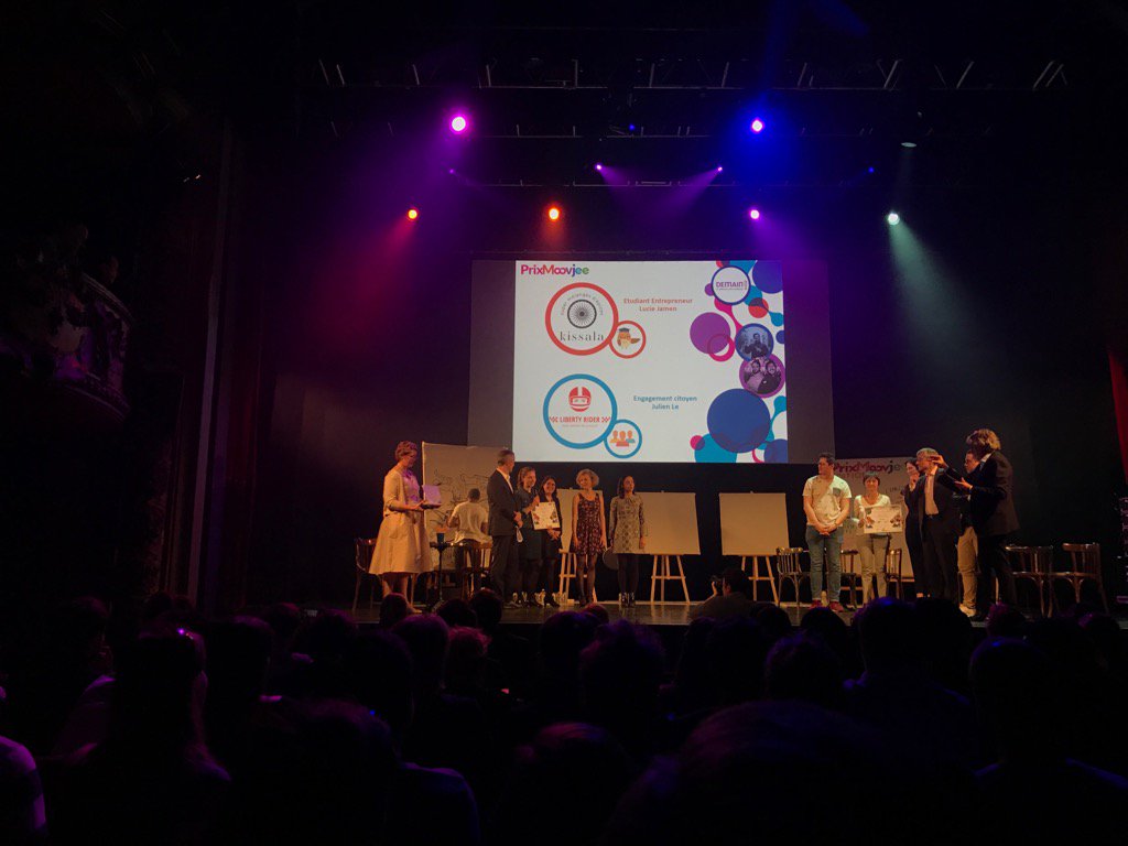 #PrixMoovjee2017 deuxième série de lauréats <a href="/Centralelille/">Centrale Lille</a> à l'honneur, applaudissements <a href="/IESFIdf/">IESF Île de France</a> et #pminitiatives