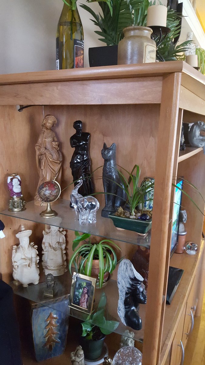 ebaysellergirl's tweet photo. I get attached and have to keep a few treasures lol #ebay #ebaysellergirl #treasures #buyandkeep https://t.co/2q4FZJBbXV