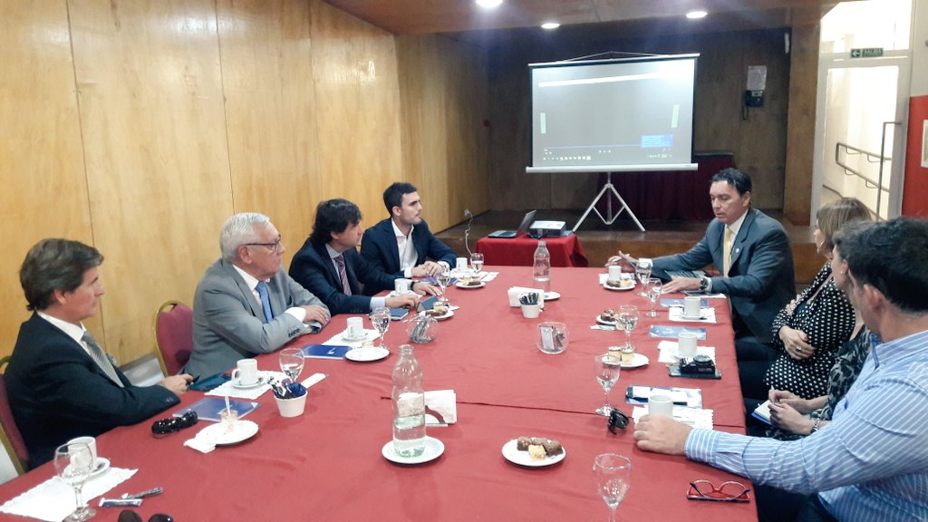 SantaFeGlobal's tweet photo. #SFGlobal junto a la #FNGA recibieron a representantes de @MercosurAseanCC
#OportunidadesComerciales en el Sudeste Asiático. https://t.co/fz9VuLhbyZ