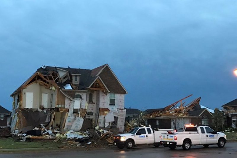 clickherelabs's tweet image. One of our staff&apos;s home was destroyed in the storms last night. Please visit the GoFundMe to help in the recovery bit.ly/2ohMHMz