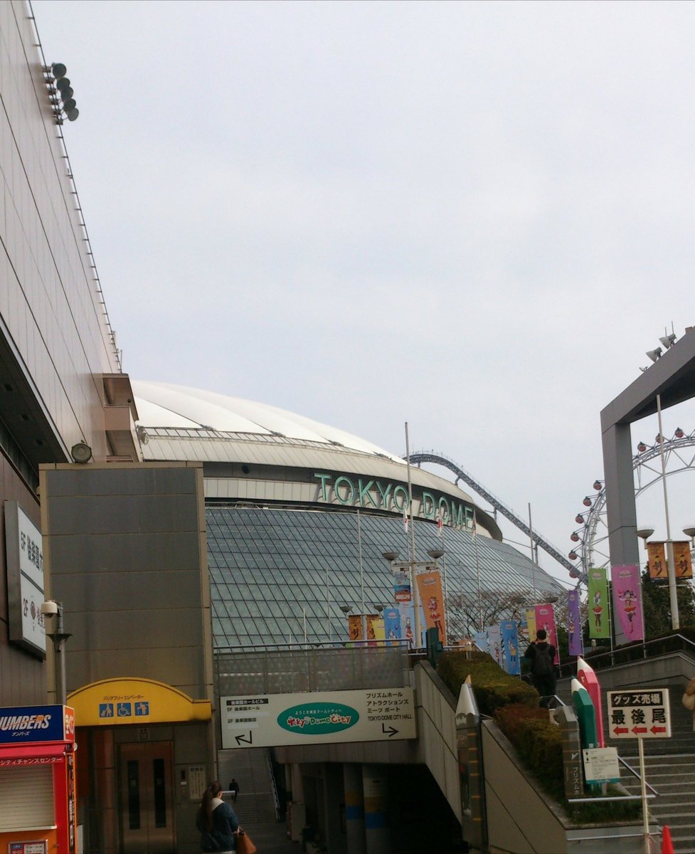 heinz88767029's tweet photo. μ‘sファイナルライブ、前日物販に来ました！すでに室内の待機列ではμ‘sの曲流れて盛り上がってる！楽しい(幻覚) https://t.co/LzayJFBfwJ