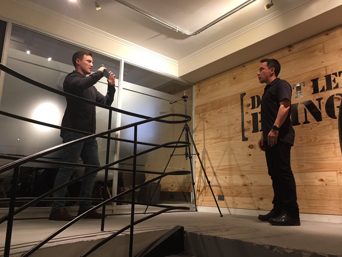 <a href="/solsona/">Paco Solsona</a> y <a href="/lukemball/">Luke Ball</a> moviendo el ecosistema en Chile 🇨🇱 🤘🏻@EdgeCowork