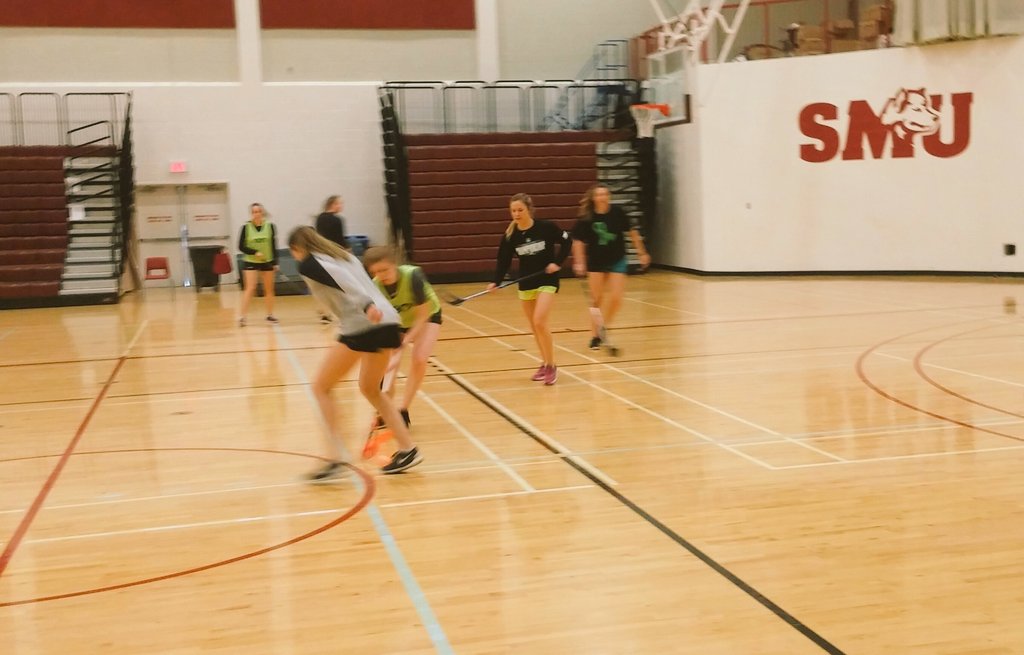 FloorballNS's tweet image. @SMUWomensHockey playing #floorball at Saint Marys University. Players caught on to the game quickly and showcased their skills #thanksSMU