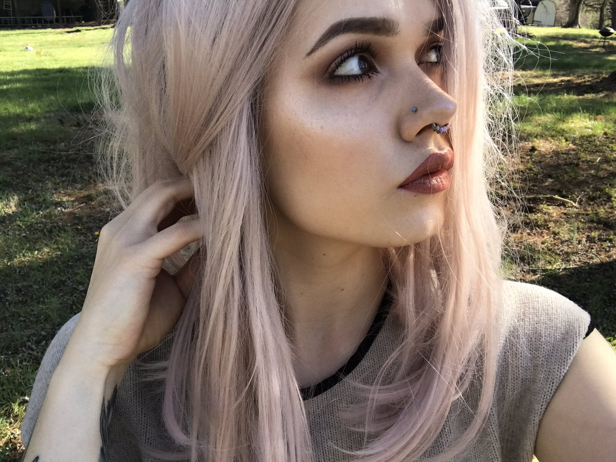 Billiedawnwebb's tweet image. Hey hi hello 🌸✨ #BiTwitter