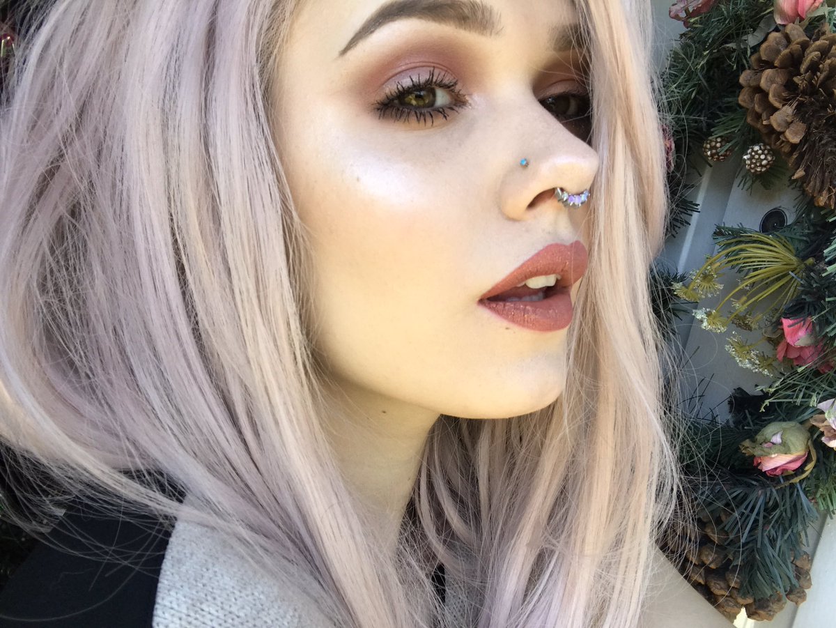 Billiedawnwebb's tweet image. Hey hi hello 🌸✨ #BiTwitter