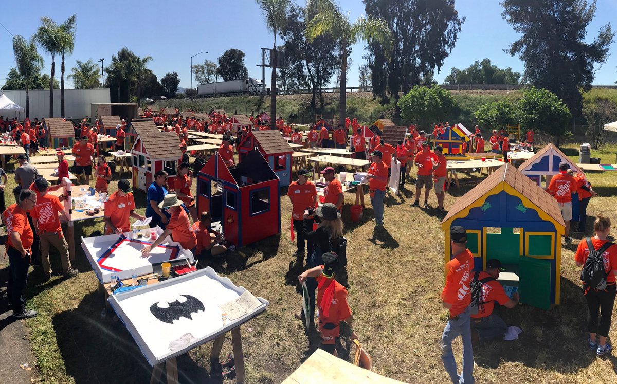 ShannonSGerber's tweet photo. What could be better than creating playhouses for children of veteran families! Making the magic happen w/ @SanDiegoHabitat! https://t.co/PTrkcqe7kJ