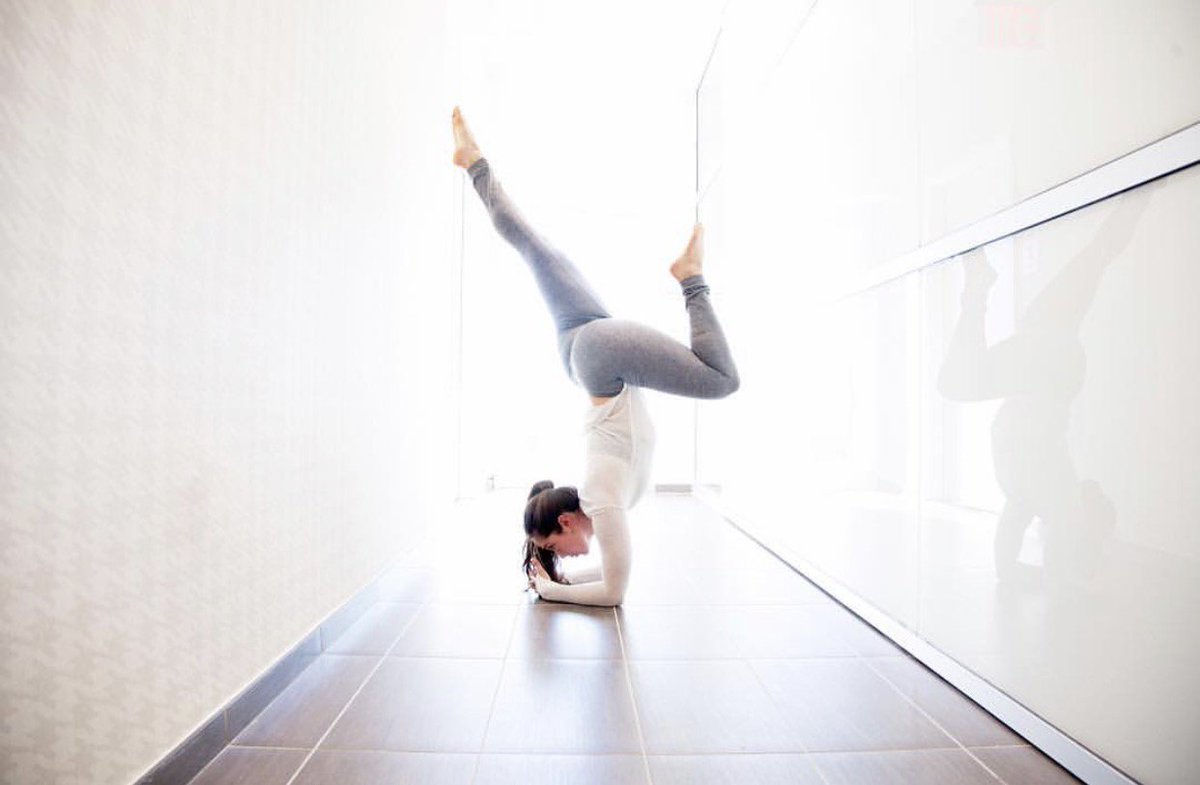 TheFactoryLIC's tweet photo. Re-center and breath through the long week with @hOM_nyc for 5:30pm yoga in Unit 412. https://t.co/0EPkXxQh59 https://t.co/5G3ylIxPNV